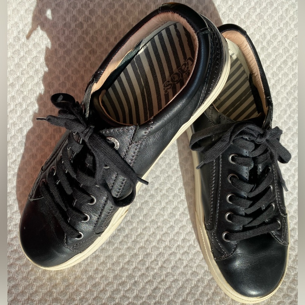 Taos Plim Soul Lux Leather Sneakers - Black - Size 9.5 - Very Good Condition!